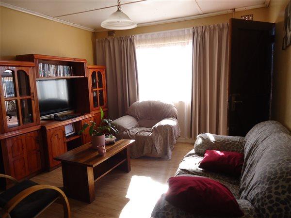 3 Bedroom Property for Sale in Sabata Dalindyebo Square Western Cape